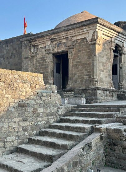 Ambica Devi Temple, Kangra, Himachal Pradesh - Vushii.com
